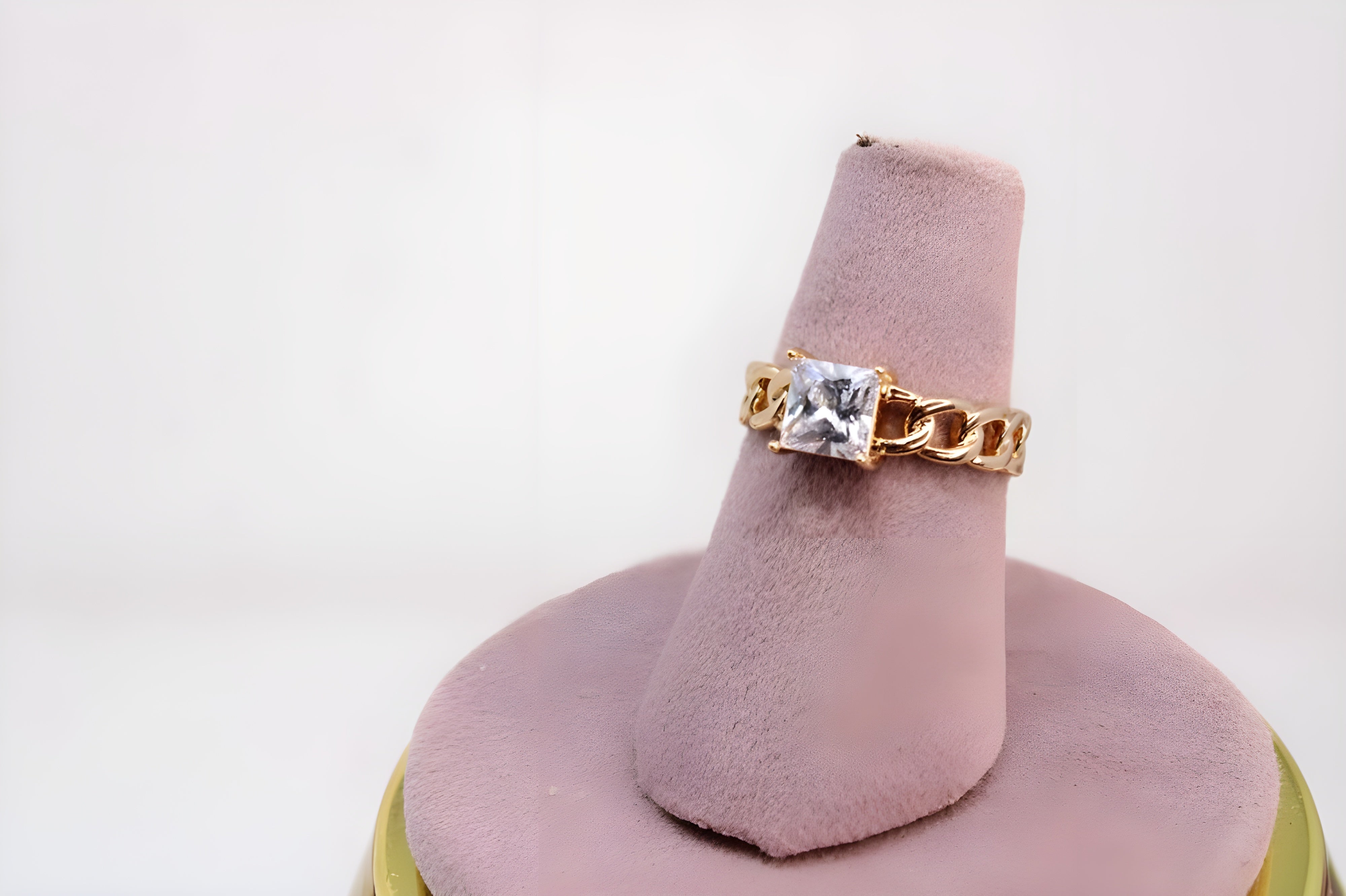 Elegant Gold-Plated Ring with Sparkling Cubic Zirconia