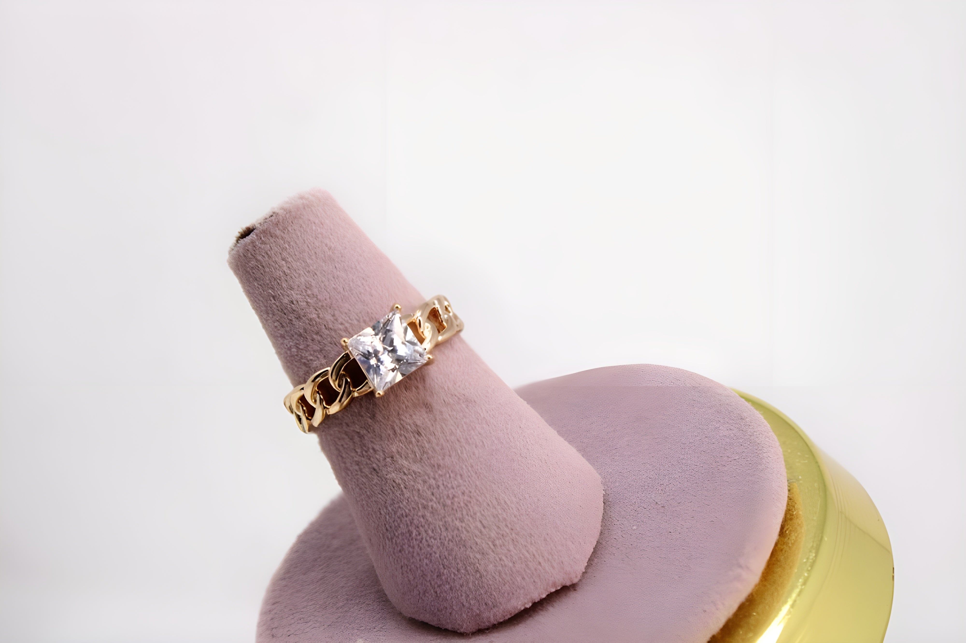 Elegant Gold-Plated Ring with Sparkling Cubic Zirconia