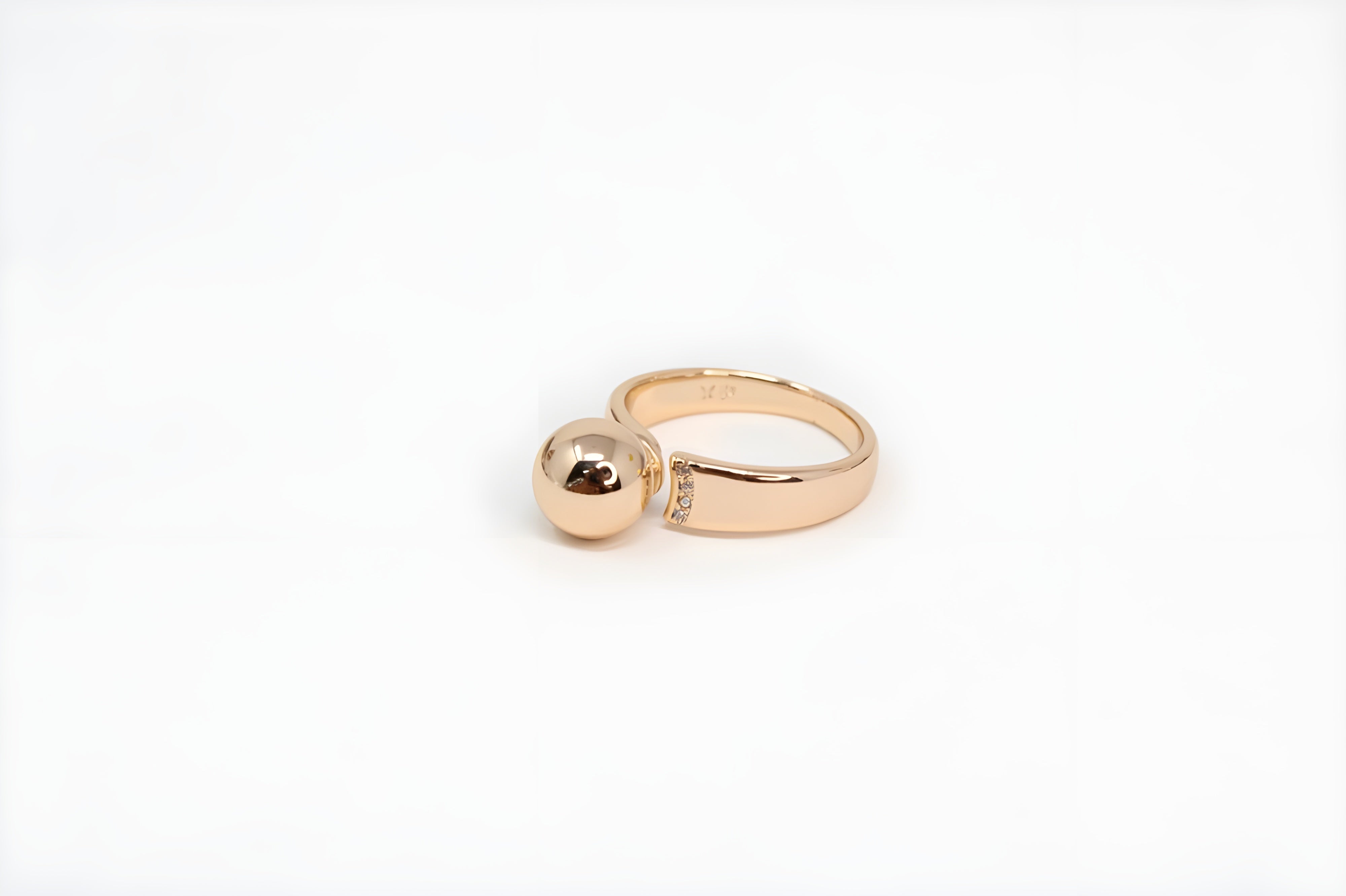 Golden Circle of Elegance Ring