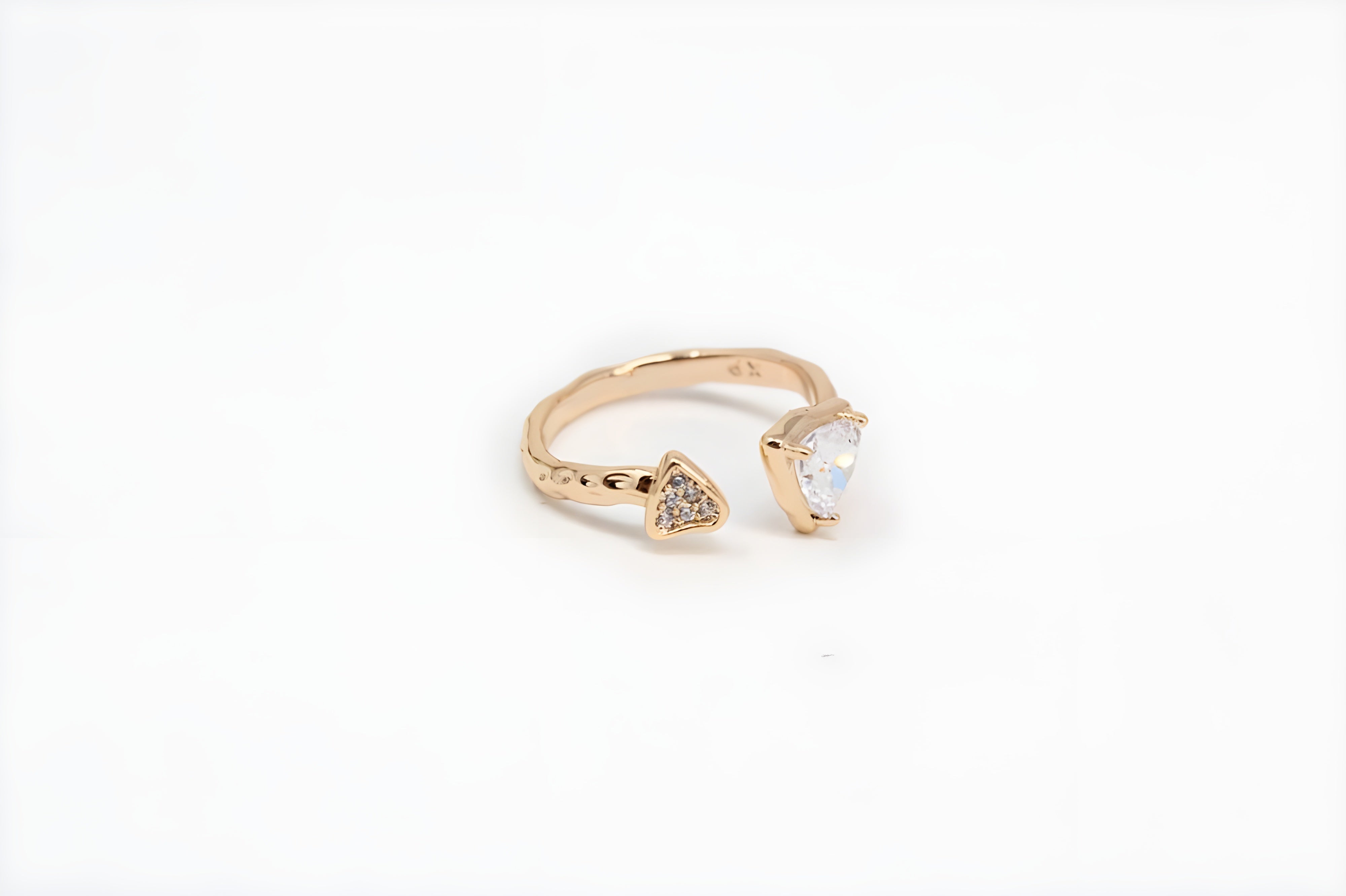 Golden Tranquil Triangle Ring