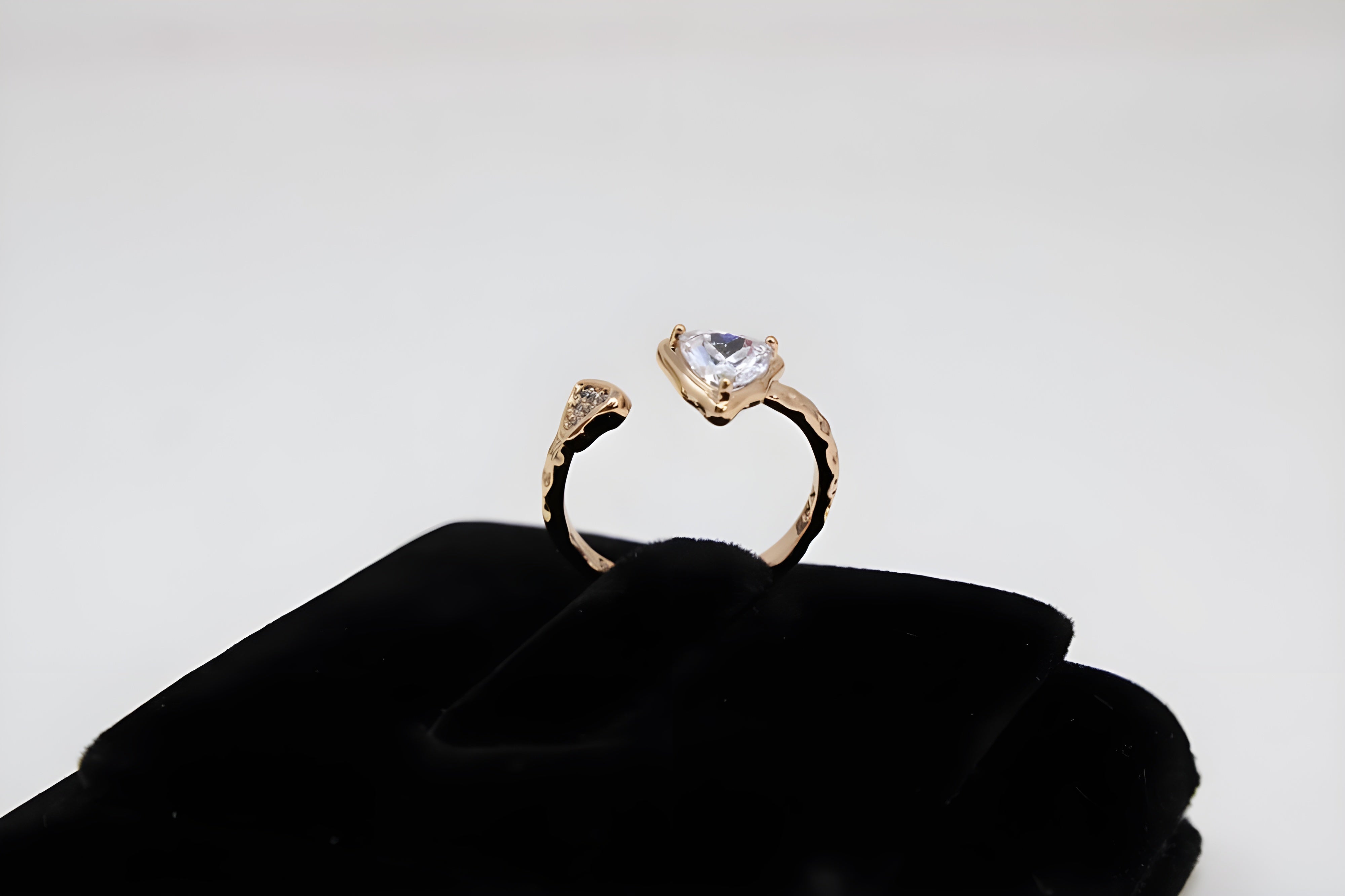 Golden Tranquil Triangle Ring